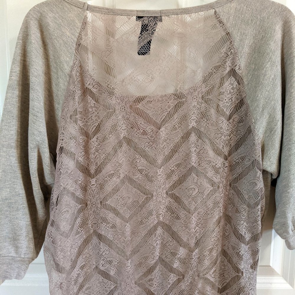 Wet Seal Lace Back Sweater Size Small